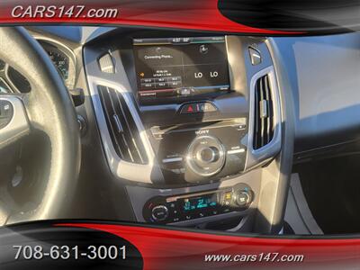2014 Ford Focus Titanium   - Photo 12 - Midlothian, IL 60445