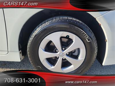 2012 Toyota Prius Two - Photo 28 - Midlothian, IL 60445