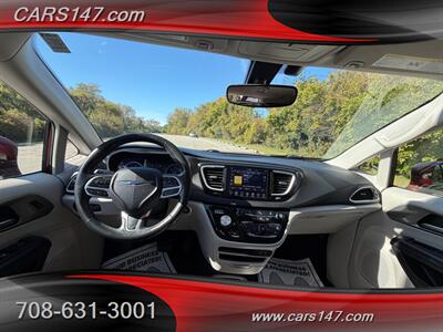 2020 Chrysler Pacifica Touring L - Photo 10 - Midlothian, IL 60445