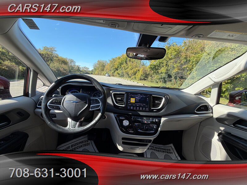 2020 Chrysler Pacifica Touring L - Photo 10 - Midlothian, IL 60445