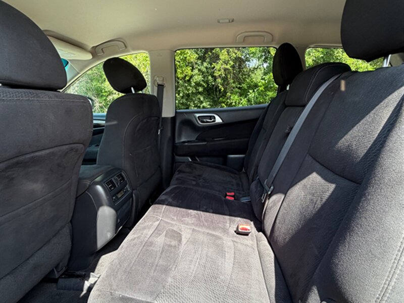 2015 Nissan Pathfinder SV - Photo 18 - Midlothian, IL 60445