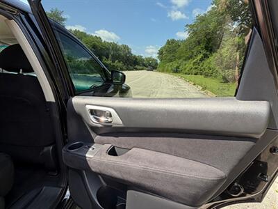 2015 Nissan Pathfinder SV - Photo 25 - Midlothian, IL 60445