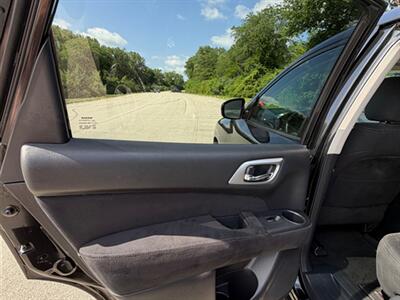 2015 Nissan Pathfinder SV - Photo 24 - Midlothian, IL 60445