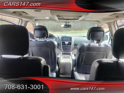 2014 Chrysler Town and Country Touring-L   - Photo 21 - Midlothian, IL 60445