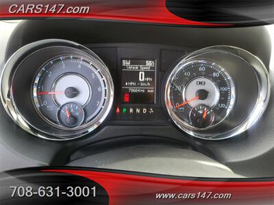 2014 Chrysler Town and Country Touring-L   - Photo 16 - Midlothian, IL 60445