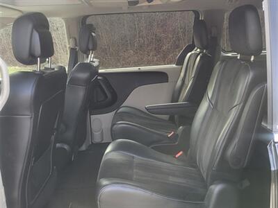 2014 Chrysler Town and Country Touring-L   - Photo 22 - Midlothian, IL 60445