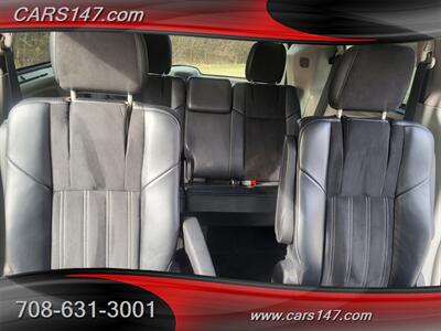 2014 Chrysler Town and Country Touring-L   - Photo 25 - Midlothian, IL 60445