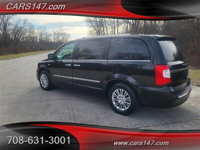 2014 Chrysler Town and Country Touring-L   - Photo 4 - Midlothian, IL 60445