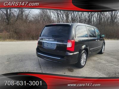 2014 Chrysler Town and Country Touring-L   - Photo 7 - Midlothian, IL 60445