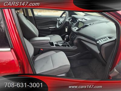 2017 Ford Escape SE   - Photo 12 - Midlothian, IL 60445