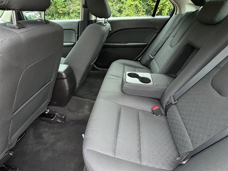 2011 Ford Fusion SE - Photo 20 - Midlothian, IL 60445