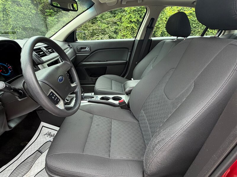 2011 Ford Fusion SE - Photo 17 - Midlothian, IL 60445