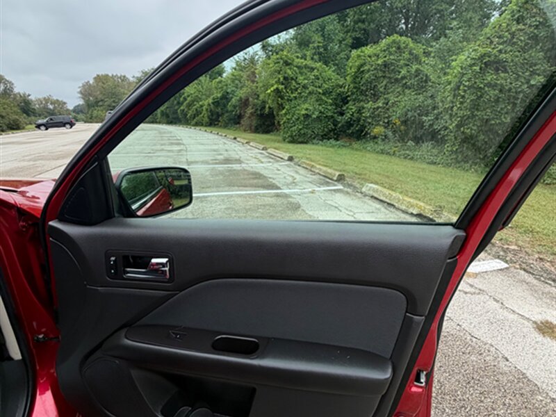 2011 Ford Fusion SE - Photo 22 - Midlothian, IL 60445
