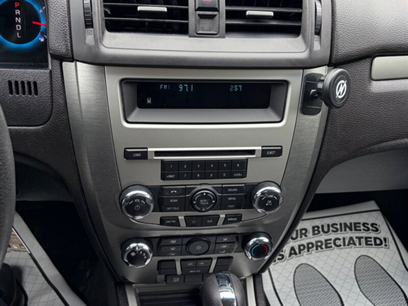2011 Ford Fusion SE - Photo 14 - Midlothian, IL 60445