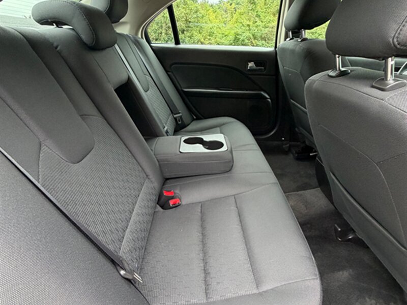 2011 Ford Fusion SE - Photo 19 - Midlothian, IL 60445