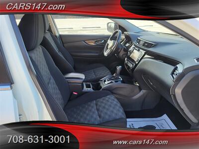 2017 Nissan Rogue Sport SV   - Photo 12 - Midlothian, IL 60445