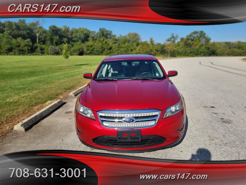2012 Ford Taurus SEL photo 2