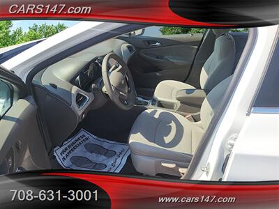 2017 Chevrolet Cruze LT Auto   - Photo 9 - Midlothian, IL 60445