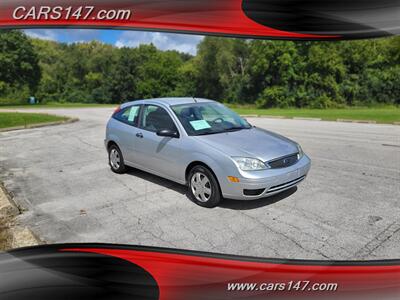 2005 Ford Focus ZX3 SE   - Photo 4 - Midlothian, IL 60445