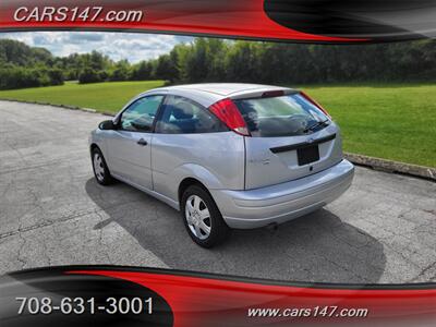 2005 Ford Focus ZX3 SE   - Photo 8 - Midlothian, IL 60445