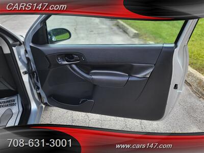 2005 Ford Focus ZX3 SE   - Photo 14 - Midlothian, IL 60445