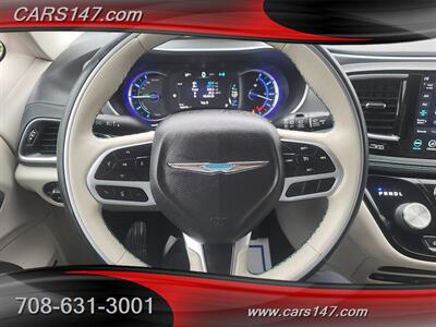 2018 Chrysler Pacifica Hybrid Limited   - Photo 15 - Midlothian, IL 60445