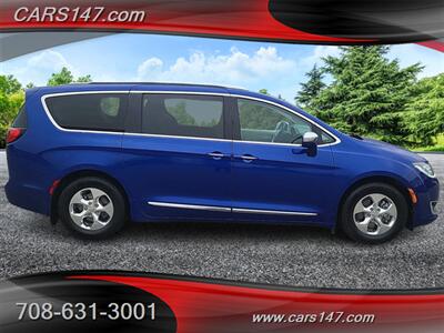 2018 Chrysler Pacifica Hybrid Limited   - Photo 6 - Midlothian, IL 60445