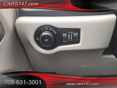 2018 Chrysler Pacifica Hybrid Limited   - Photo 16 - Midlothian, IL 60445