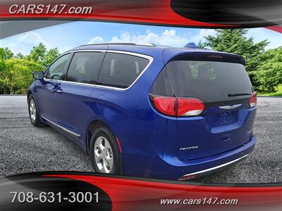 2018 Chrysler Pacifica Hybrid Limited   - Photo 3 - Midlothian, IL 60445