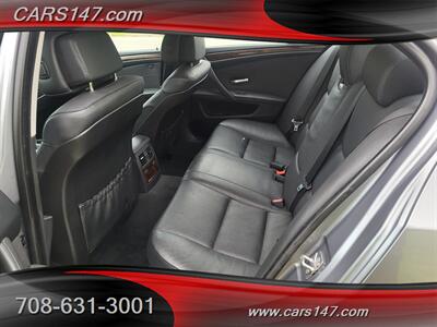 2010 BMW 5 Series 528i xDrive - Photo 12 - Midlothian, IL 60445