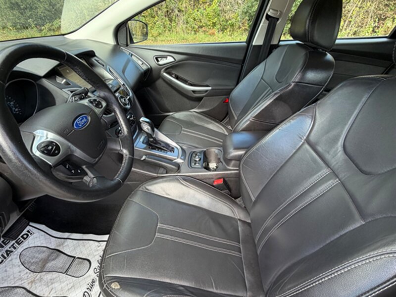 2014 Ford Focus Titanium - Photo 17 - Midlothian, IL 60445