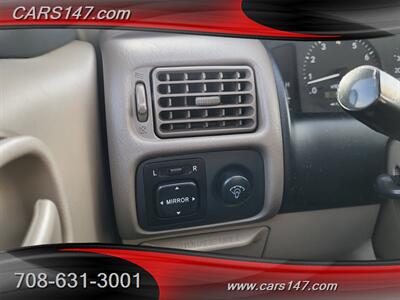2002 Chevrolet Prizm LSi   - Photo 18 - Midlothian, IL 60445