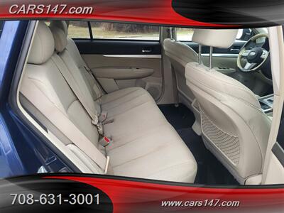2010 Subaru Outback 3.6R Premium   - Photo 12 - Midlothian, IL 60445