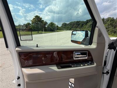 2014 Lincoln Navigator   - Photo 24 - Midlothian, IL 60445