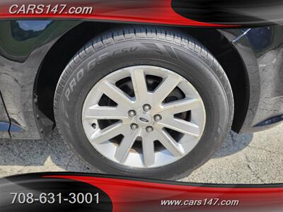 2009 Ford Flex SEL   - Photo 11 - Midlothian, IL 60445