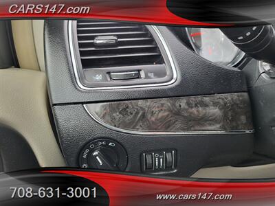 2011 Chrysler Town and Country Touring   - Photo 20 - Midlothian, IL 60445
