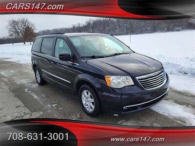 2011 Chrysler Town and Country Touring   - Photo 4 - Midlothian, IL 60445