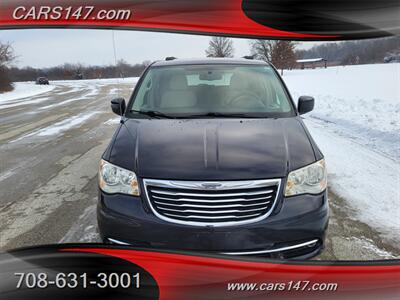 2011 Chrysler Town and Country Touring   - Photo 3 - Midlothian, IL 60445