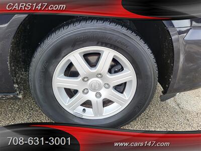2011 Chrysler Town and Country Touring   - Photo 30 - Midlothian, IL 60445