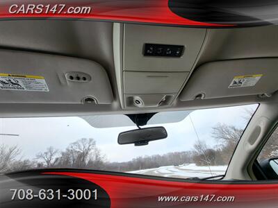 2011 Chrysler Town and Country Touring   - Photo 22 - Midlothian, IL 60445