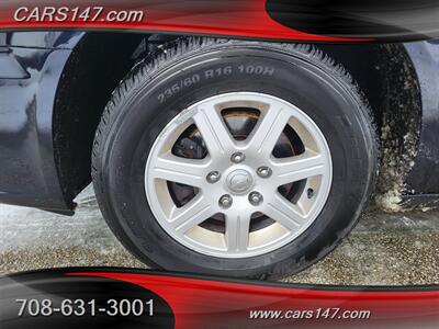 2011 Chrysler Town and Country Touring   - Photo 29 - Midlothian, IL 60445