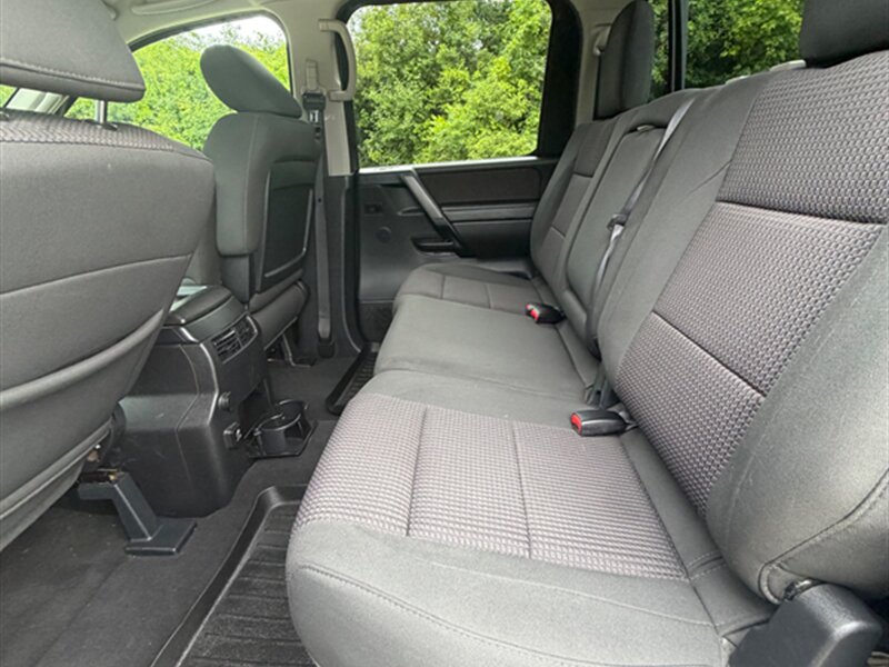 2014 Nissan Titan SV - Photo 18 - Midlothian, IL 60445