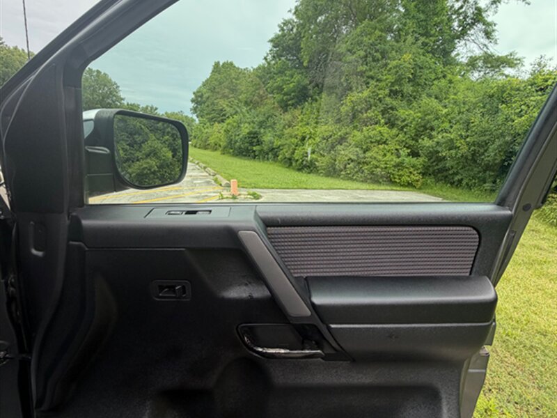 2014 Nissan Titan SV - Photo 22 - Midlothian, IL 60445