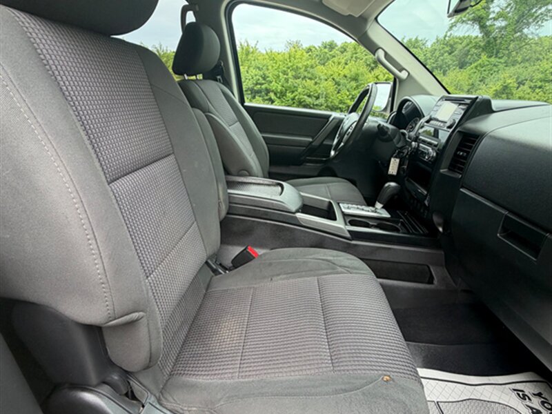 2014 Nissan Titan SV - Photo 16 - Midlothian, IL 60445