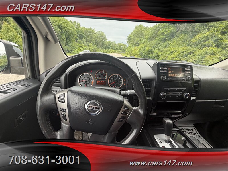 2014 Nissan Titan SV - Photo 12 - Midlothian, IL 60445