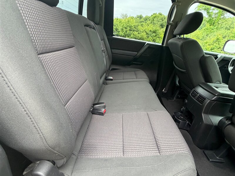 2014 Nissan Titan SV - Photo 17 - Midlothian, IL 60445