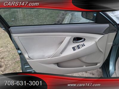 2010 Toyota Camry LE   - Photo 23 - Midlothian, IL 60445