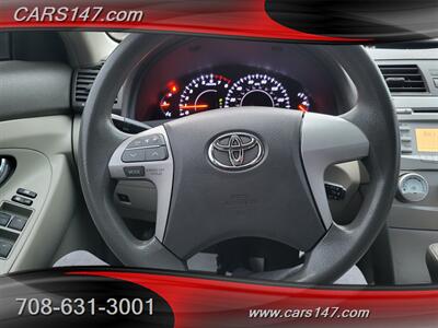 2010 Toyota Camry LE   - Photo 16 - Midlothian, IL 60445