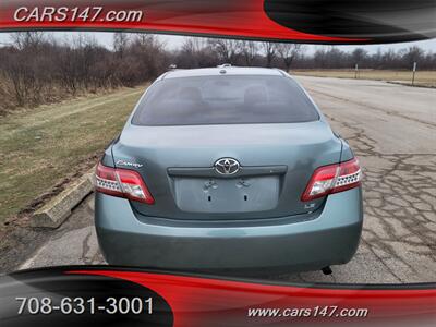 2010 Toyota Camry LE   - Photo 8 - Midlothian, IL 60445