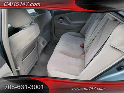 2010 Toyota Camry LE   - Photo 13 - Midlothian, IL 60445